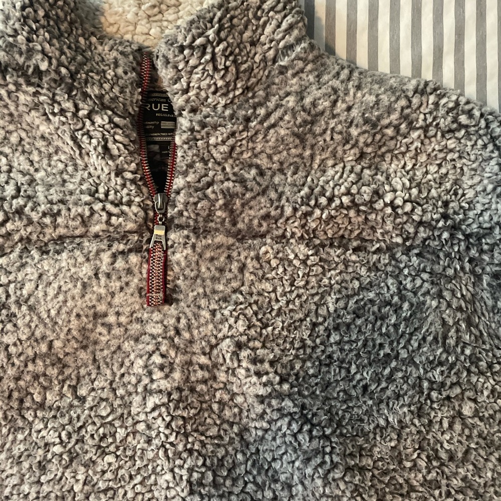 True grit pull over